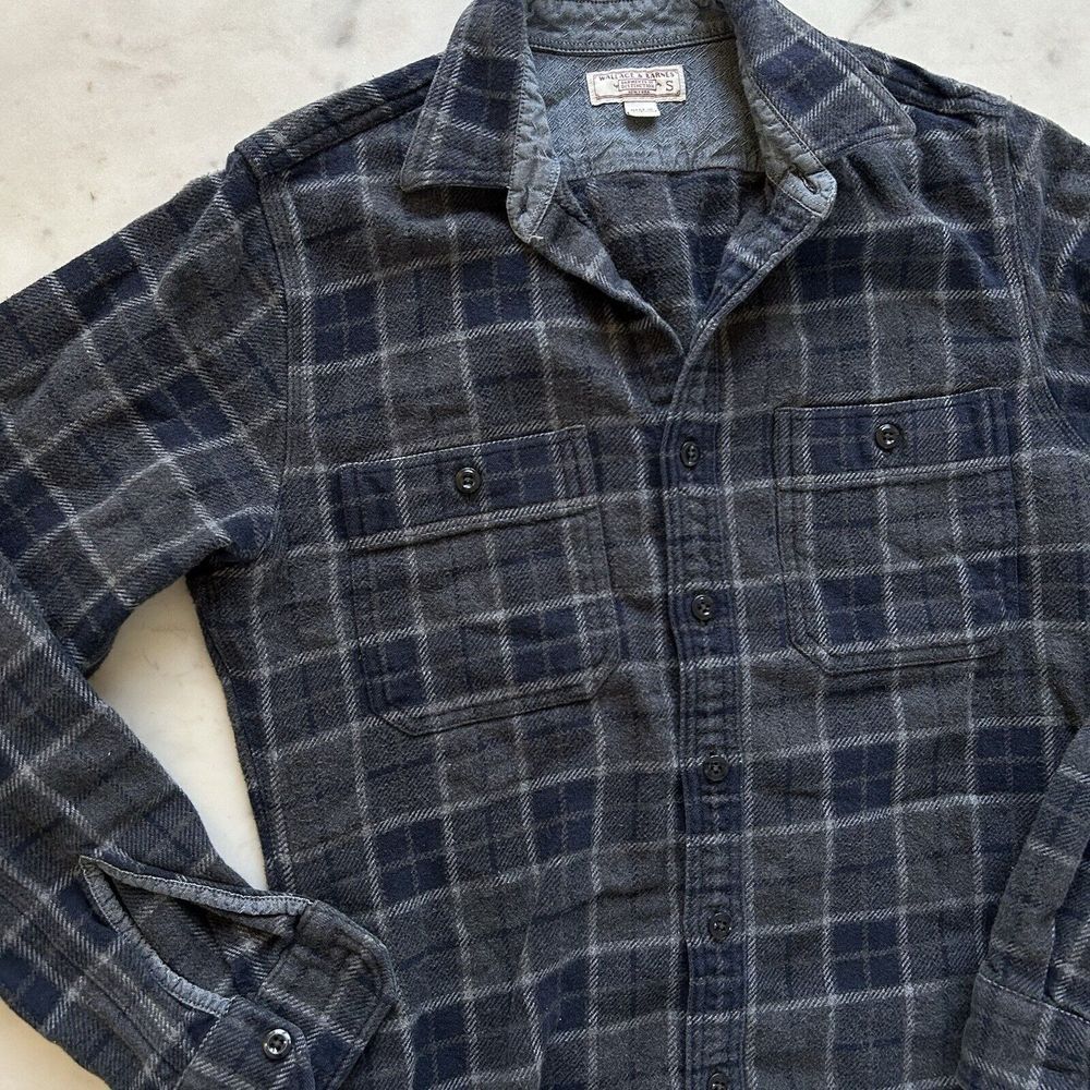 Wallace & Barnes Flannel Shirt Mens‎ S Grey Navy Plaid Heavyweight Cotton E4470